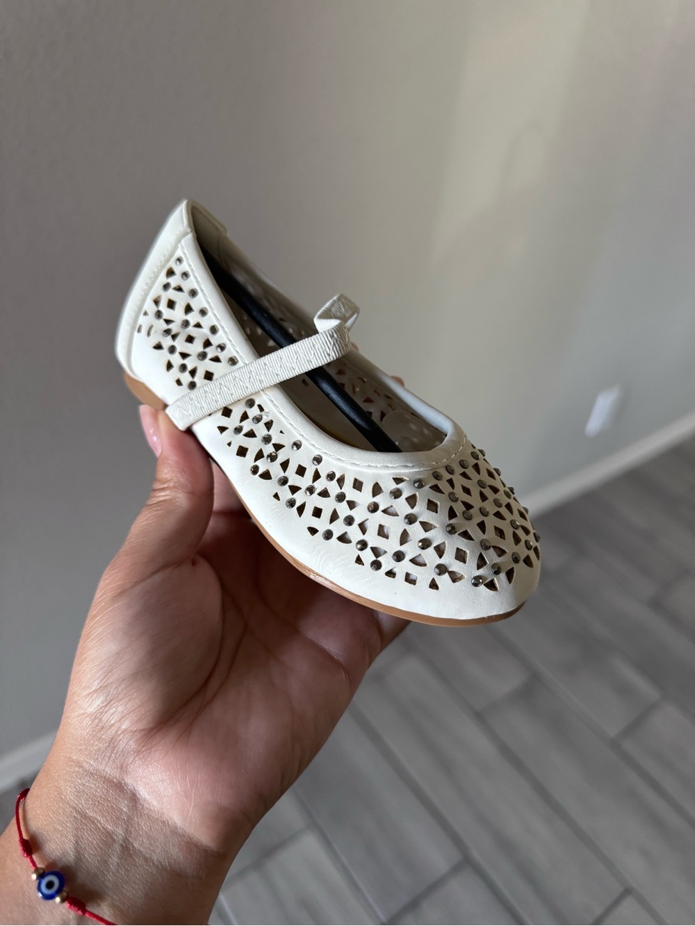 Link Cream Girls Mary Jane Flat with Laser-Cut Detail